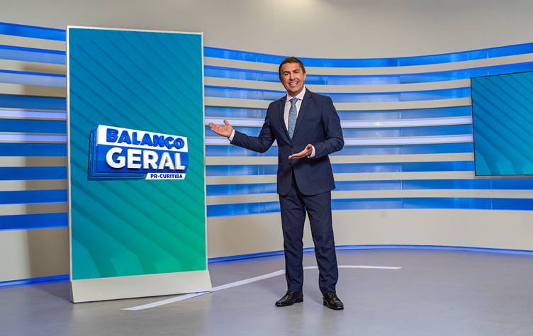 RICtv Curitiba estreia cenário tecnológico e futurista para os noticiários