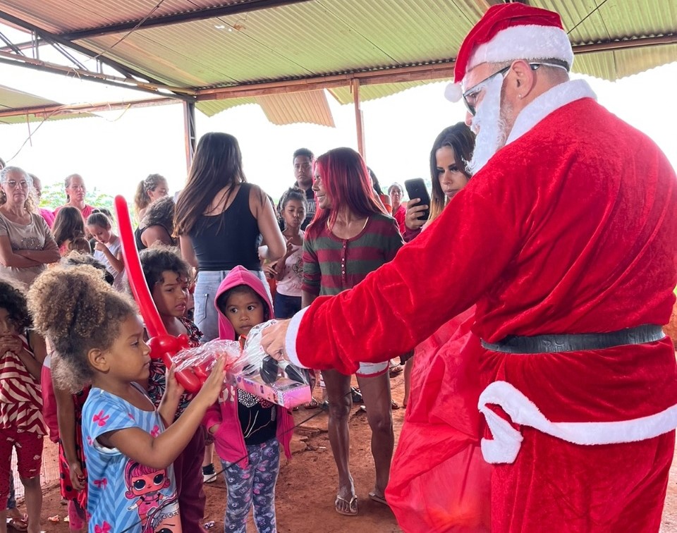 Com as campanhas Brinquedo do Bem e Alimento do Bem, RICtv faz um Natal mais alegre para milhares de famílias paranaenses