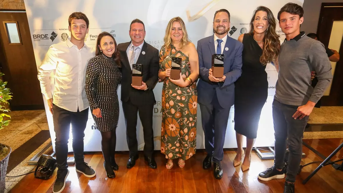 Cerimônia da ADVB-PR premia personalidades de marketing e vendas